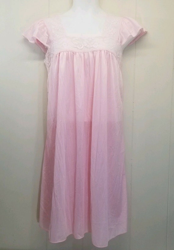 Vasserette Medium Lingerie Nightgown Pink USA Lac… - image 1