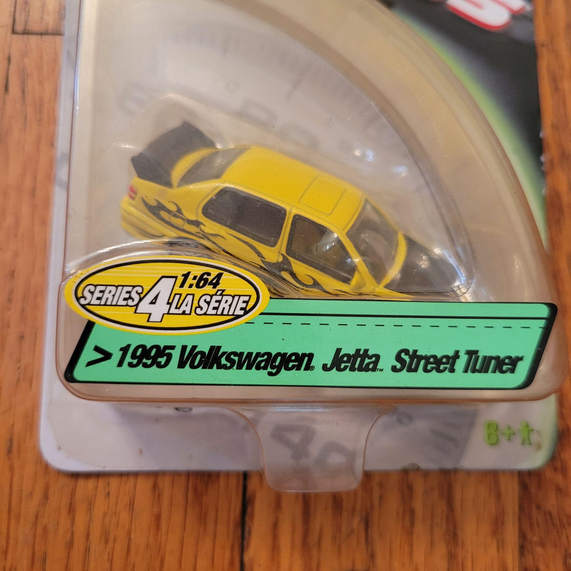 レーシングチャンピオン 1/64 フォルクスワーゲン ジェッタ 1995 $_12.JPG?set_id=880000500F