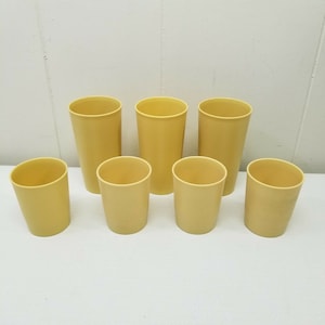 7 Tupperware Tumblers Cups Yellow Gold 8oz 12oz USA 873 1251