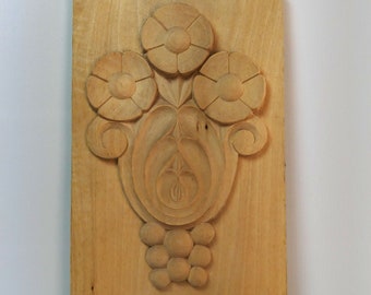 wood relief, flowers and grapes, wood carving, German handcrafts, wall decoration || original artwork by Nils Noack
