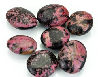 Cristallo di palma di rodonite, pietra curativa a forma di cuore per relazioni interrotte - Cristallo per amore e cura di sé - Regalo di cristallo curativo rosa per lei