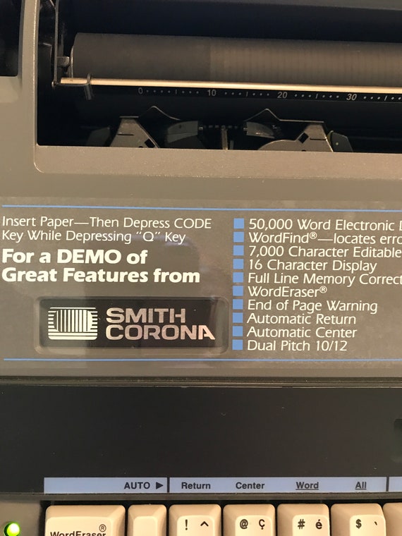 Smith CORONA Memory Spell Right SD700 Electric Typewriter for sale online 