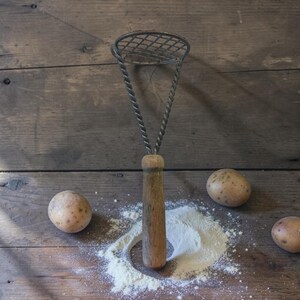 Vintage A&J Potato Masher Red Wood Handle Chevron Pattern Metal Masher Retro Kitchen Tool