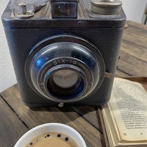 Antique Kodak Six-16 Brownie Special Vintage Box Camera Black Uses 616 Film