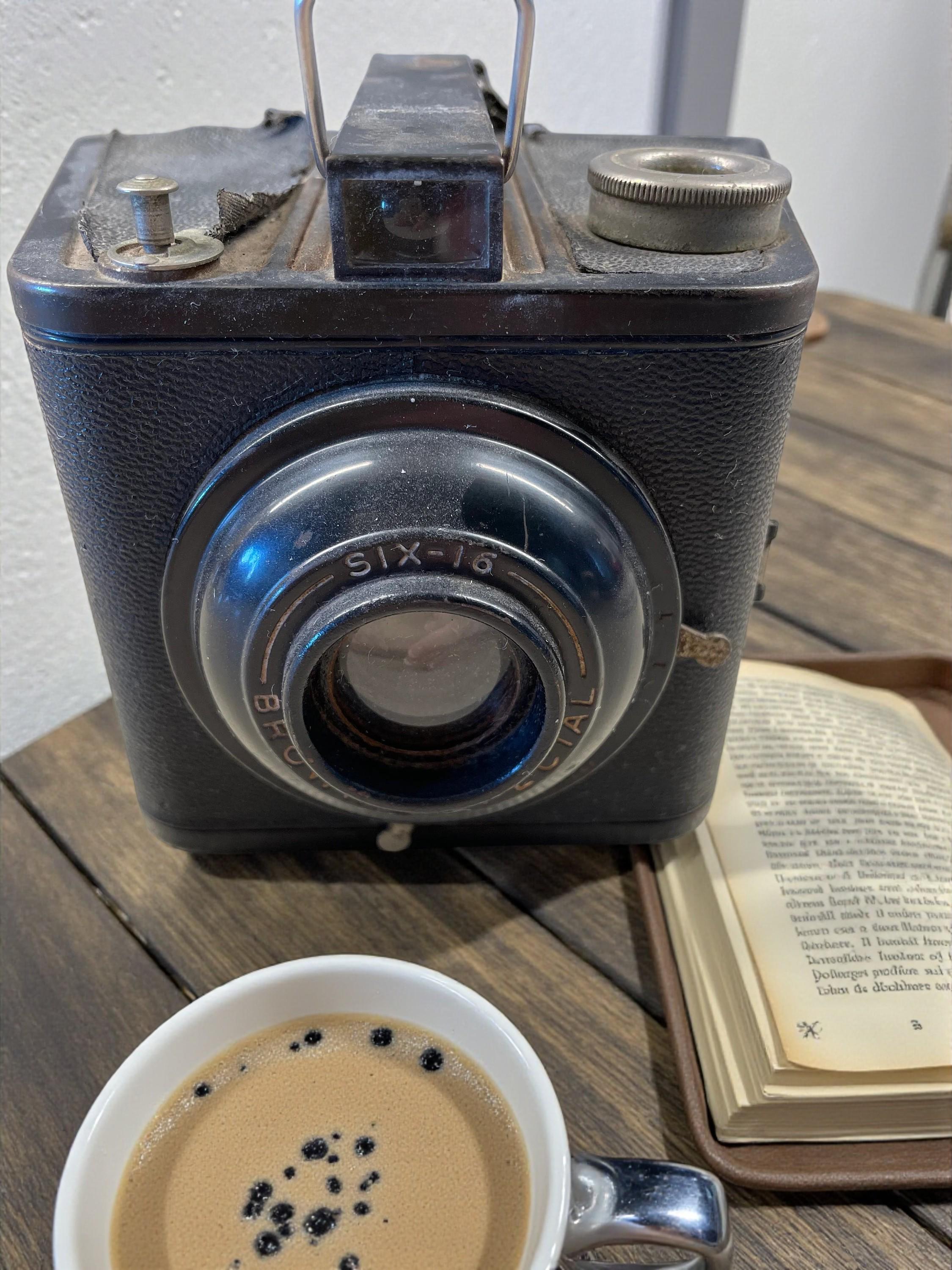 アンティークカメラ Antique Kodak Six-16 Brownie Special Vintage Box Camera Black Uses