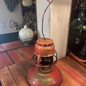 Vintage Embury Man. Co. No. 40 Traffic Guard Lantern in Original