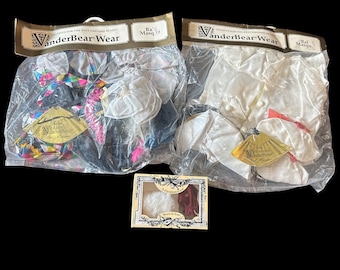 Trajes vintage de Muffy VanderBear para baile de máscaras de Alicia y Cornelius + accesorio de villancico de los años 90