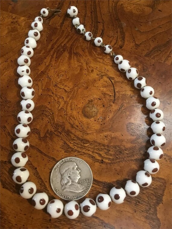 Vintage Murano Spotted White Glass Beaded Necklace - image 3