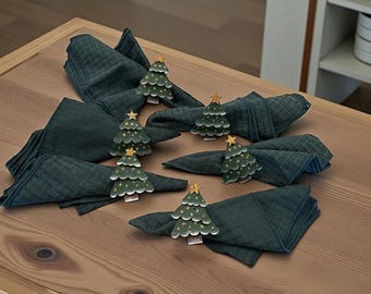 Vintage Christmas Red and Green Napkins and Napkin Rings. set of 10