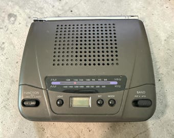 Vintage AM/FM Clock Radio in Original Factory Box