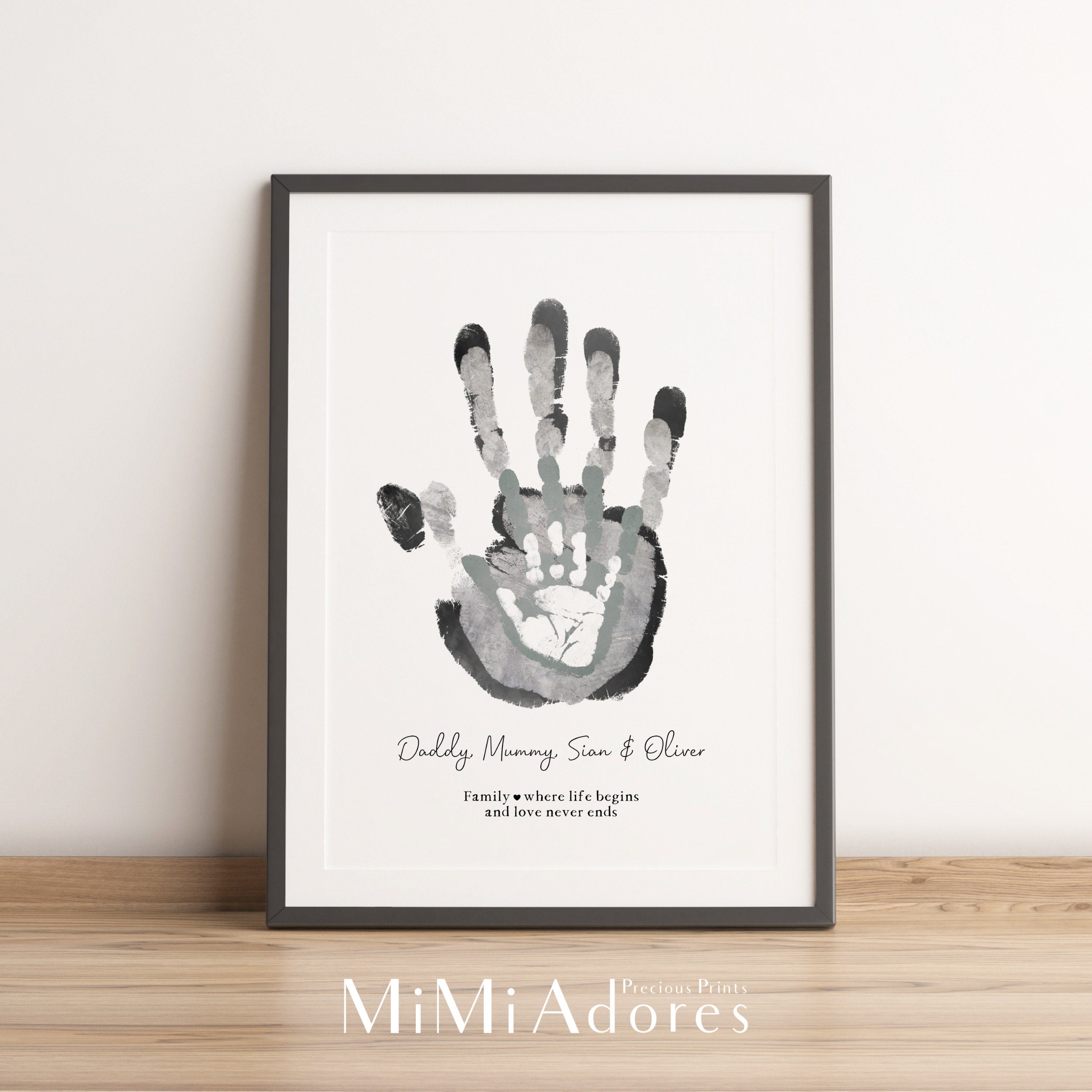 MiMi adore les empreintes de mains de la famille à l'aquarelle monochrome  Impression artistique personnalisée à la main de la famille Kit familial d' empreintes de main inclus Mains de famille 