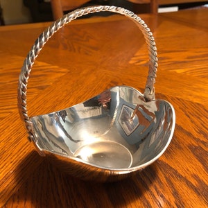Silver Basket - Lovely Vintage Silver Plated Bowl with Handle.  Very good condition.  4.25&quot; x 4&quot; x 5&quot; tall.