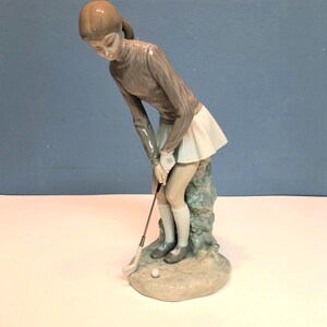 Vintage Lladro Retired Figurine, Young Woman Golfer Making A Putt