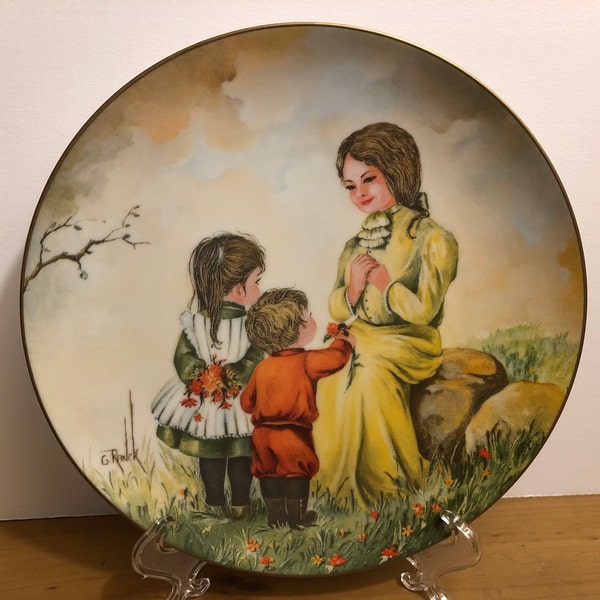 Vintage 1976 Mother's Day Limited Edition 7.5" Collectors Plate "Spring Delight" Gold trim.  Nostalgic mom and children. Excellent Condition