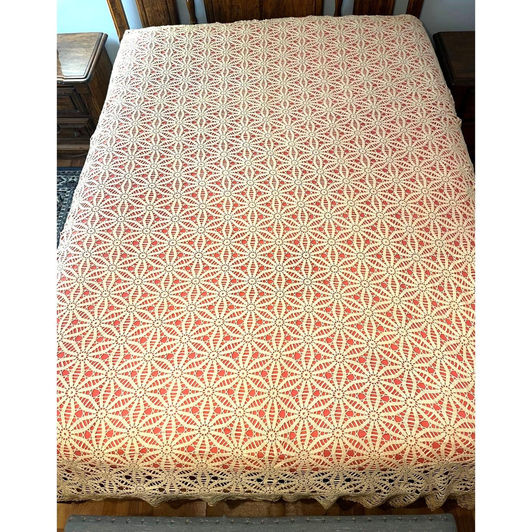 Antique Handmade Cream Crochet Bedspread/coverlet With Floral Starburst ...