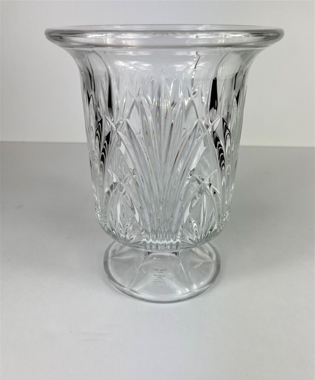 Royal Limited 24 Lead Crystal Round Vase With Pedestal Made in Czech