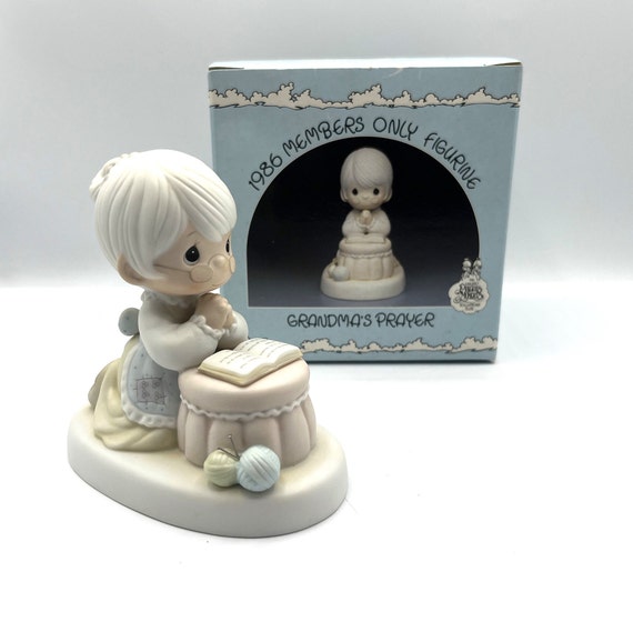 1986 Precious Moments Members Only Figurine Grandma's Prayer 4.5
