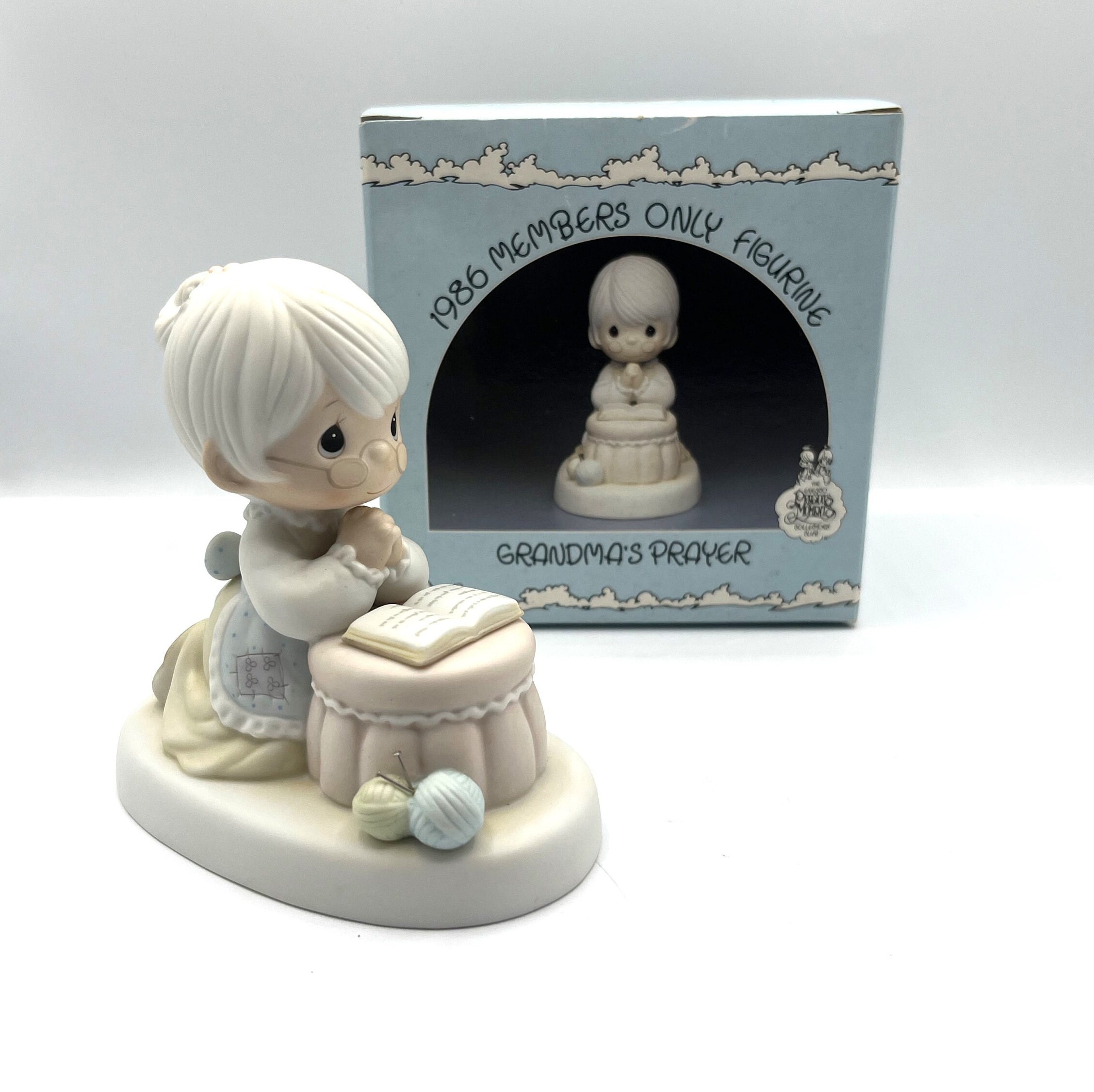 1986 Precious Moments Members Only Figurine Grandma's Prayer 4.5