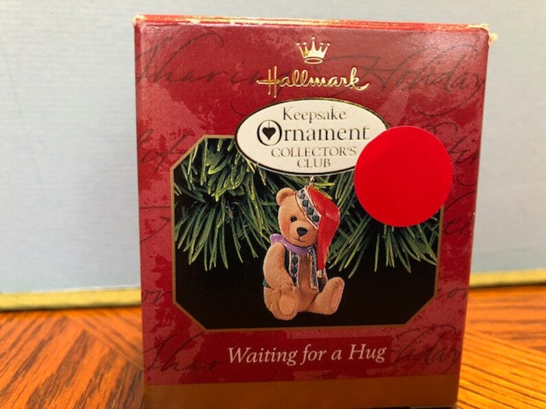 Hallmark Keepsake Ornament Waiting for a Hug - Thumbnail 3
