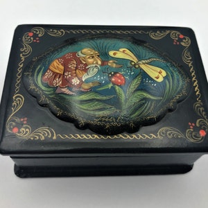 Vintage 1970's Russian Enameled Lacquered Hand Painted Trinket Box. Russian Fairy Tale art, signed by artist.  3" wide