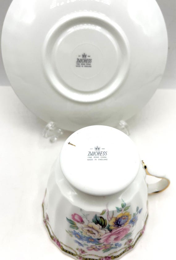 工芸品 ENGLISH FINE BONE CHINA Duchess Fine Bone China Est 1888, Cup and Saucer Spring Flowers