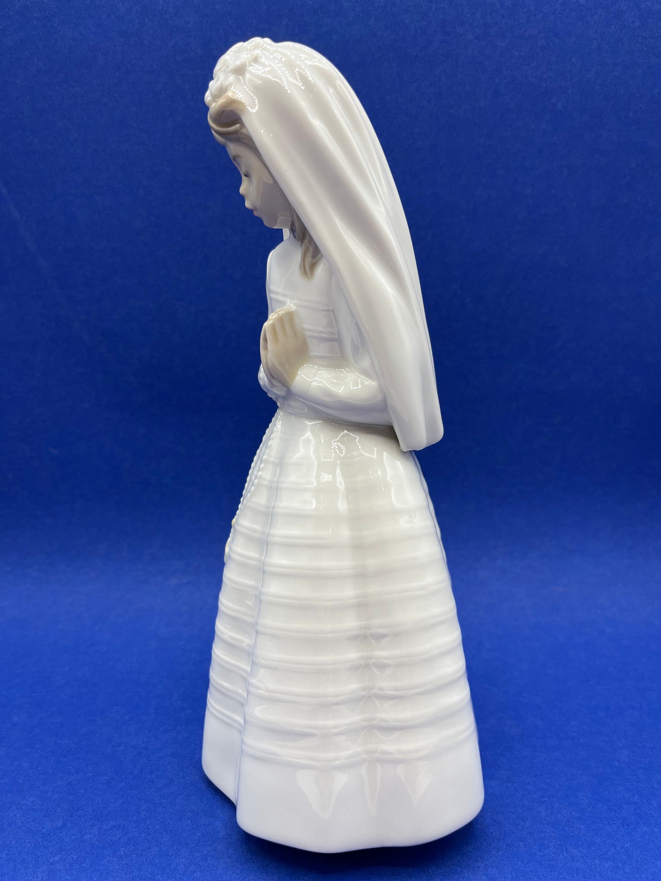 Lladro NAO Porcelain First Communion Girl Figurine. White