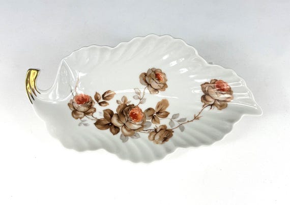 Old Nuremberg Bavaria Germany Bone China Leaf Shaped Dish, Fall