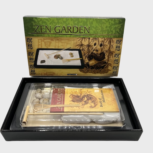 Zen-Garten Komplettset Tablett Sand Rocks Holzrechen Buch der Meditationen NOS in der Originalverpackung