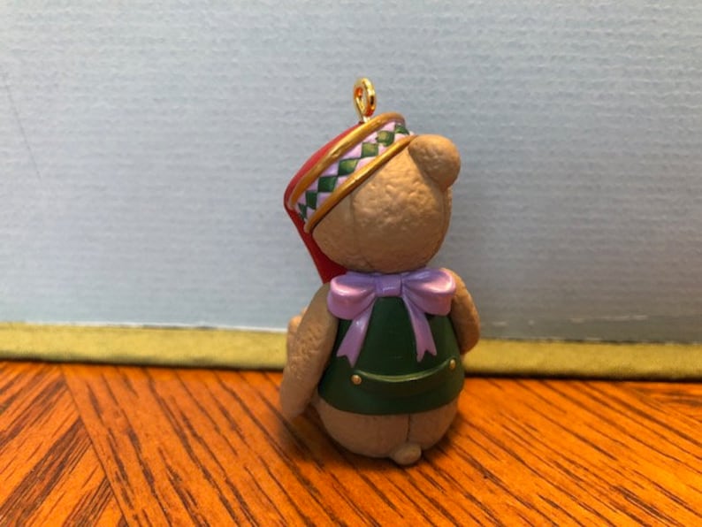 Hallmark Keepsake Ornament Waiting for a Hug - Thumbnail 5