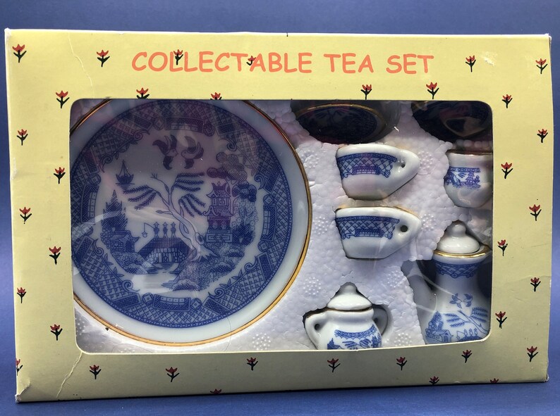 Miniature Collectible Tea Set, 10 Pieces in a Willow Tree Pattern ...