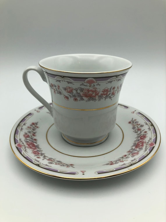 Paragon Cup and Saucer Ming (DEB) Paragon Cup and Saucer Ming (DEB)