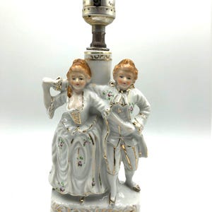 Mid Century Lamp with Colonial Couple Dancing - Pioneer Mdse. Co. Excellent Conditon. Works with standard light bulb. 5&quot; wide and 10.5&quot; tall