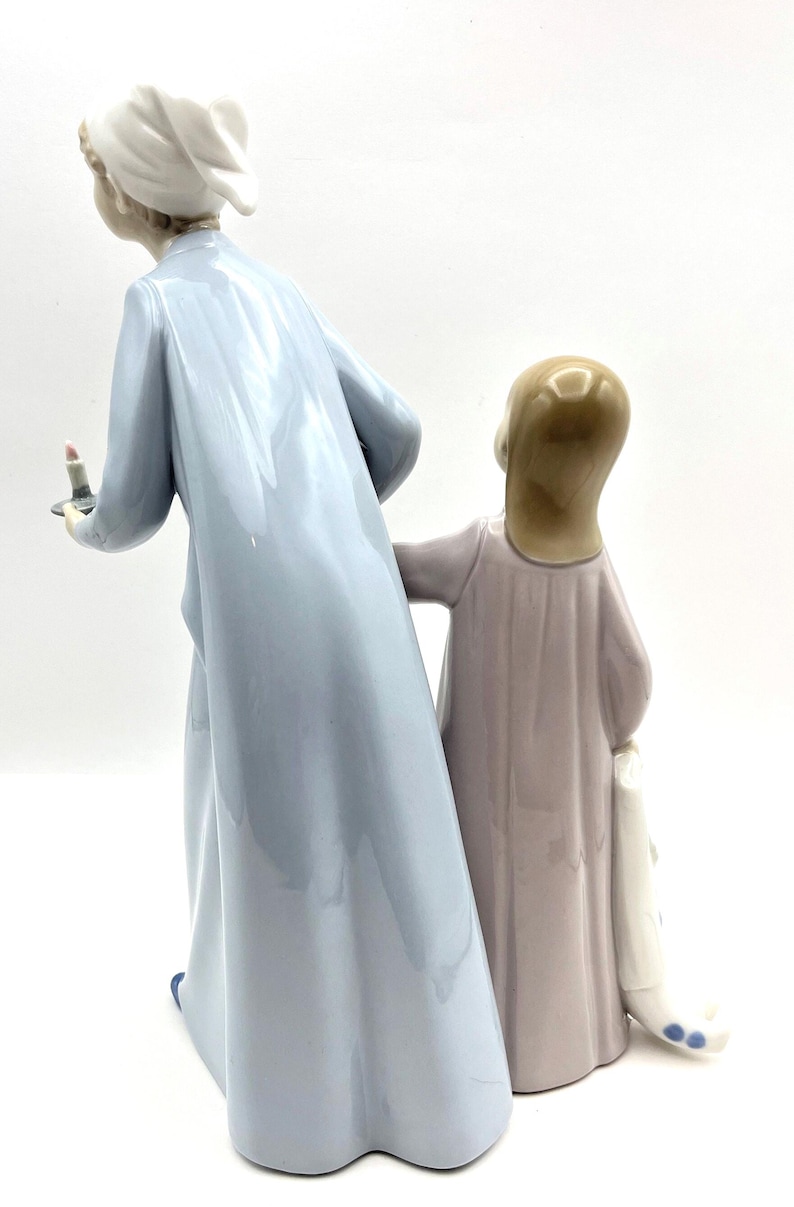 Lladro NAO My Little Sister Figurine - Thumbnail 3
