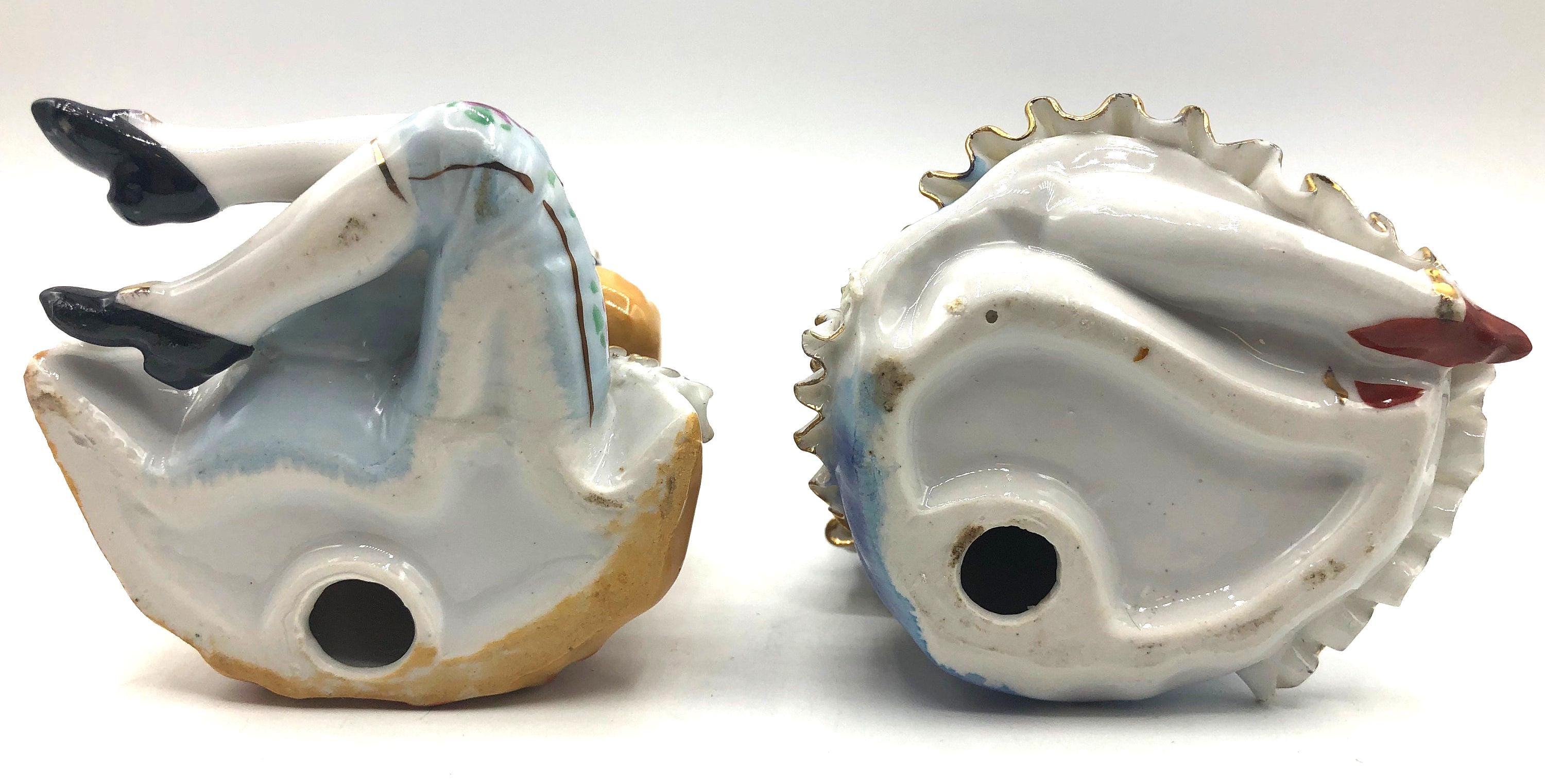 ヴィンテージのウェールズ磁器製ビクトリア朝時代の置物。フルートを