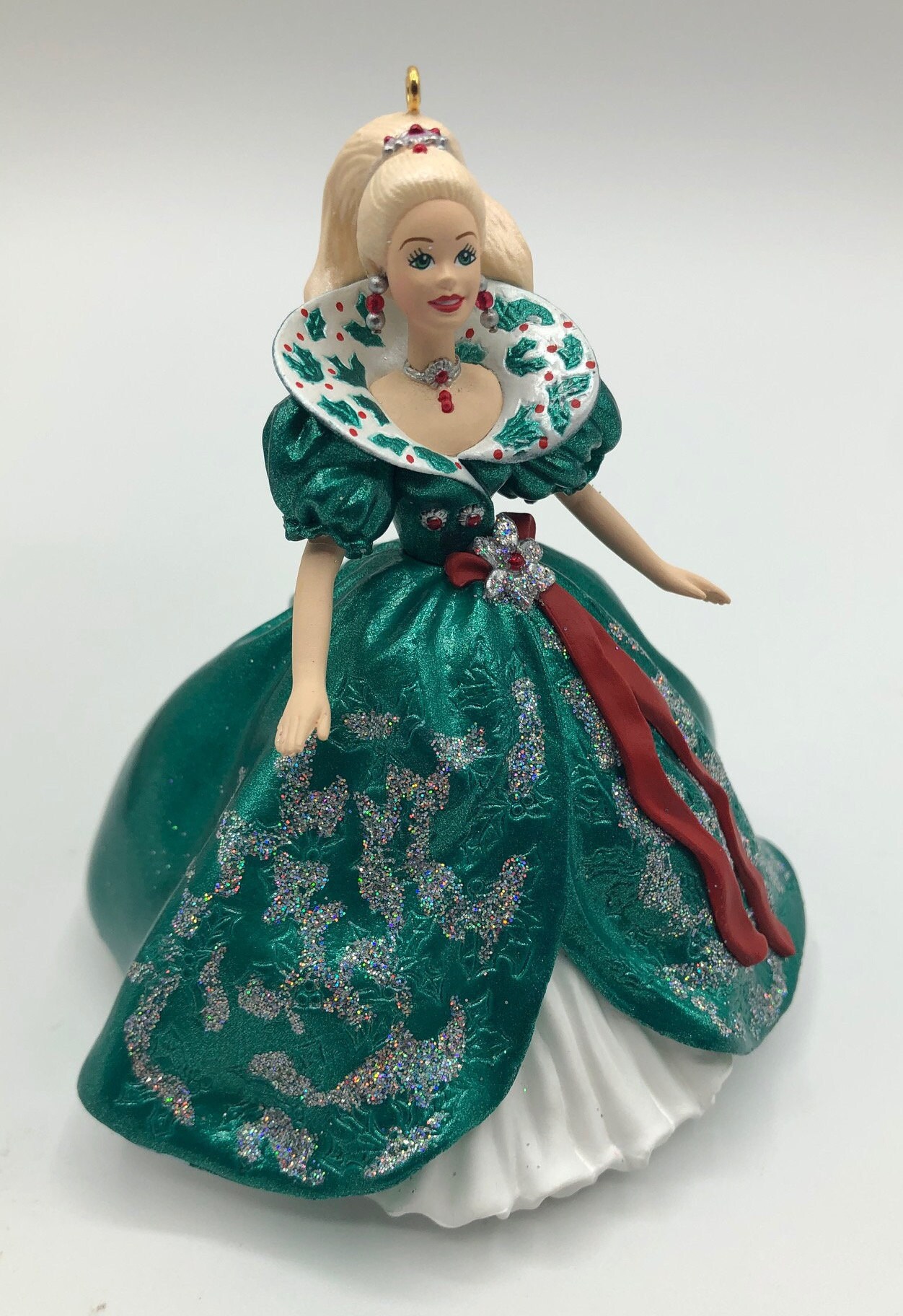 Holiday barbie sales 1995 value