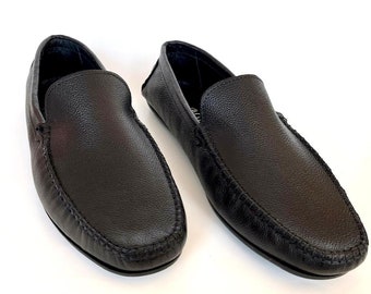 Sleek Genuine Leather Loafers for Narrow to Medium Width Feet – Ideal Men&#39;s Driving Shoes