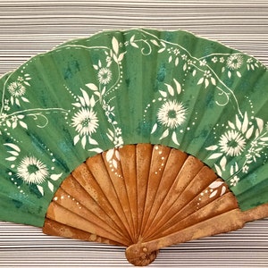 Golden and Green Floral Hand Fan / Hand Painted Floral Hand Fan / Spanish Hand Fan / Floral Handmade Spanish Fan