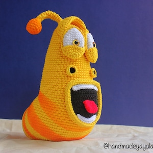 Lalka amigurumi, Żółta Larwa, Czerwona Larwa, TUBA Entertainment, Szydełkowanie, Ślimak, Zabawka, Ręcznie robione, Isla, Serial TV, Pamiątka, Miś, Prezent