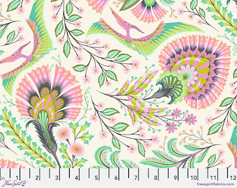 BRÜLLEN! von Tula Pink für FreeSpirit - Wing It BLUSH - Pterodactyle in Blumen - Pink/Grün/Limette - PWTP225.BLUSH