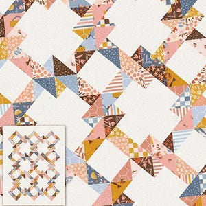 Pode incluir: Um padrão de colcha com um design geométrico repetitivo de triângulos e quadrados coloridos. A colcha usa uma paleta de tecidos rosa, azul, amarelo e marrom sobre um fundo branco. Uma versão menor do padrão é mostrada no canto inferior esquerdo.