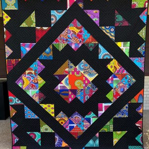 Hitchhiker&#39;s Star Quit Pattern by Hunter&#39;s Design Studio - Sam Hunter - Pre-Cut Friendly - Makes 9 Sizes! - Pattern ONLY - HDS088