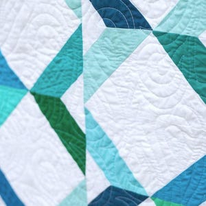 Arrow Point Path Quilt Pattern from Meadow Mist Designs - Cheryl Brickey - Makes 4 Sizes - Fat Quarter Friendly - Pattern ONLY - MMD1054