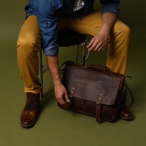 Sac messager en cuir personnalisé pour homme - Porte-documents pour ordinateur portable 15 pouces, sacoche pleine fleur, fourre-tout de travail, sac de bureau fait main, cadeau en cuir gravé