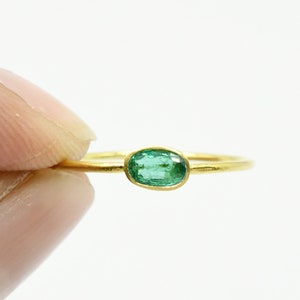 18kt Solid Gold Ring Emerald ring Genuine ring 1.00 ctw emrald ring Unique ring Anniversary gift ring Wedding ring