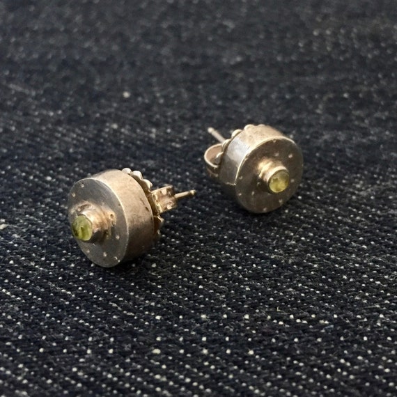 Silver Disk Earrings With Small Peridot Cabochon … - image 4