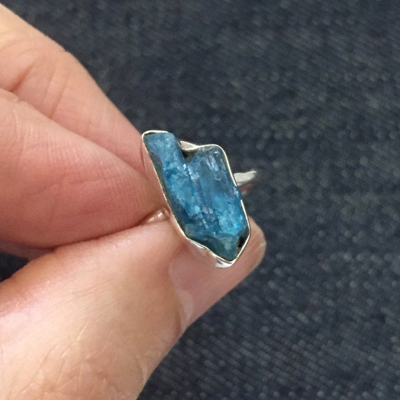 Hand Crafted Sterling Silver Blue Crystal Ring Sz… - image 4