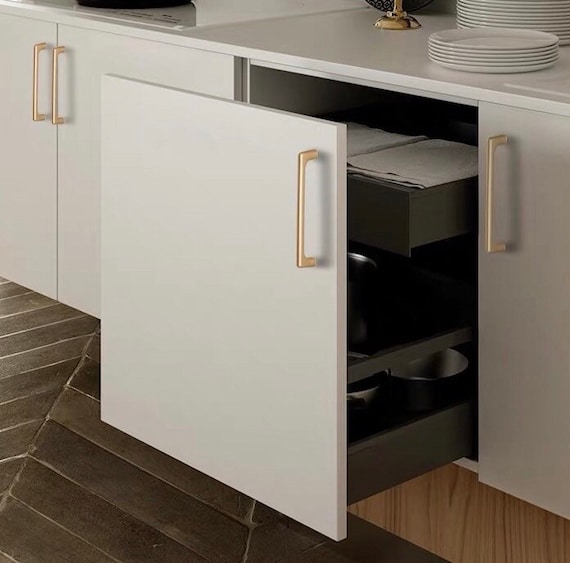 Ojo a esto: está de moda ponerlo en los muebles de la cocina y te va a arruinar el día a día 3 Merca2.es La importancia de equilibrar diseño y funcionalidad en la cocina