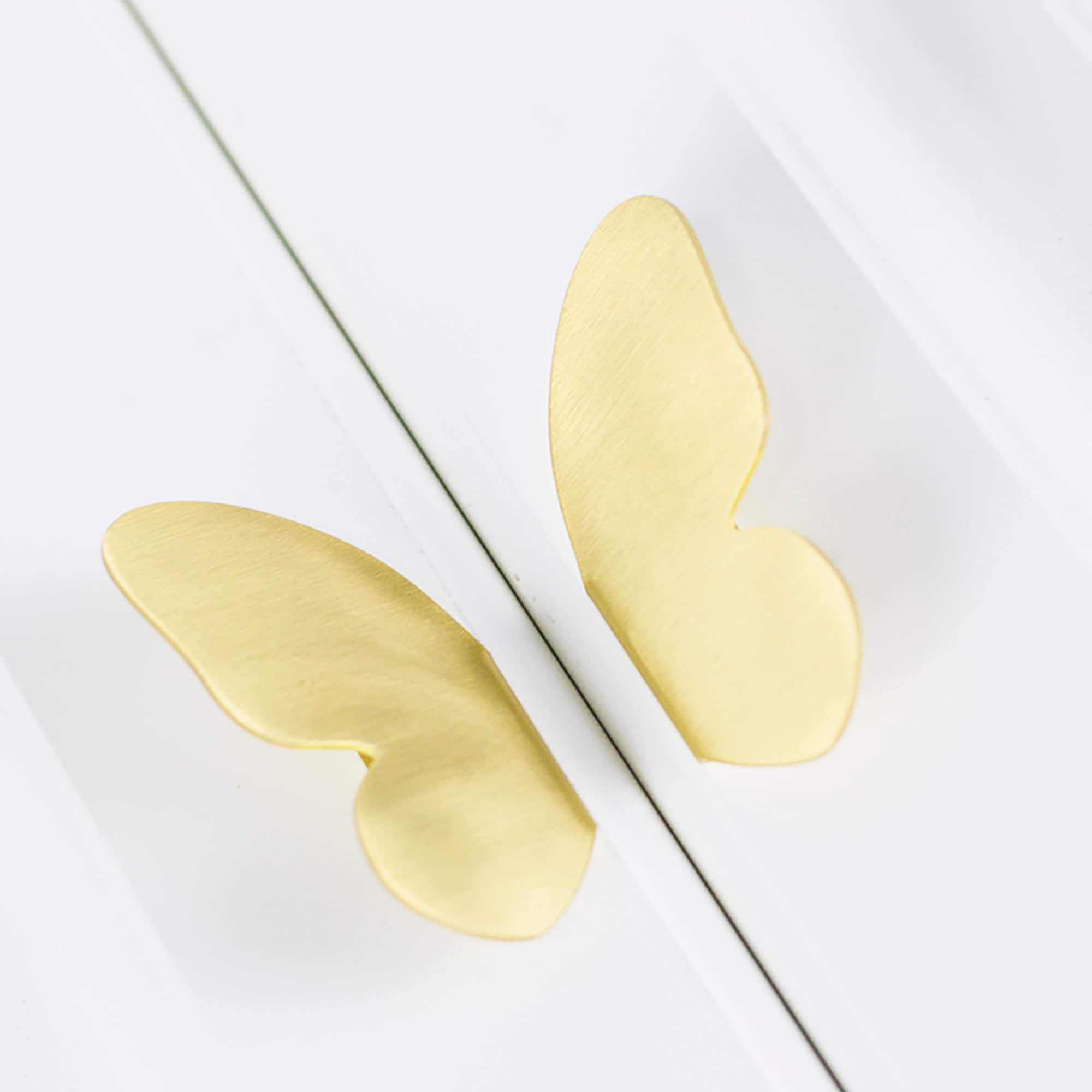 Schrank Türknöpfe Zubehör für Schrank Gold Dekoration von Schublade Basteln Ototon 1 Paar Möbelgriffe aus Messing in Schmetterlingsform