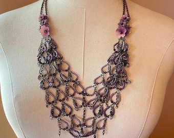 VINTAGE COLLEEN TOLAND Collana bavaglino a catena con perline viola gioielli romantici gioielli fatti a mano gioielli fatti a mano gioielli artigianali collana di fiori di ooak