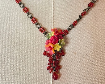 Vintage COLLEEN TOLAND Colorful Red Yellow Flower Pendant Necklace romantic floral handmade handcrafted trend womans gift signed original